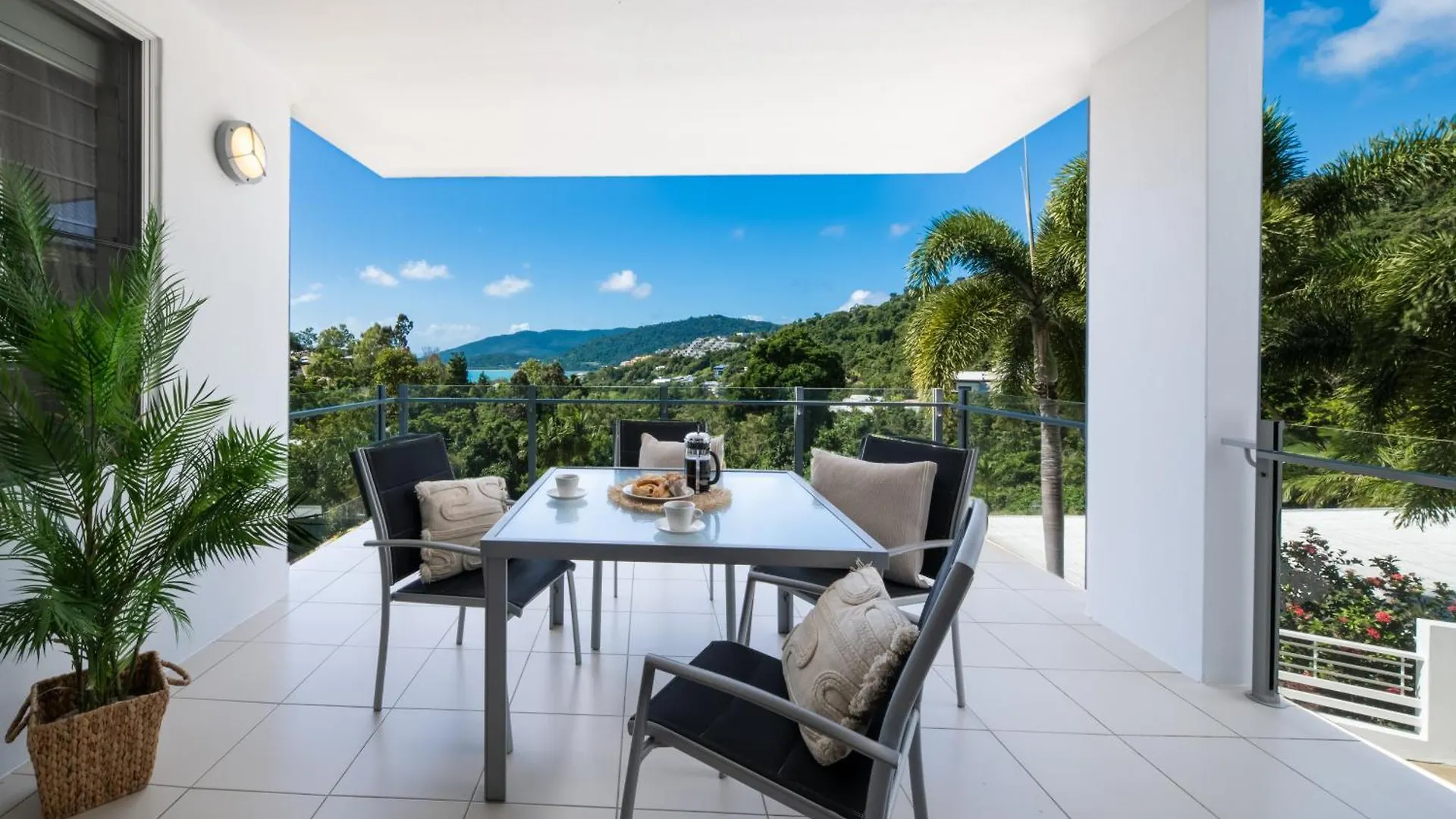 Apartamento Sea-La-Vie Whitsunday Ocean Views & Pool Views Airlie Beach 0*,  Australia